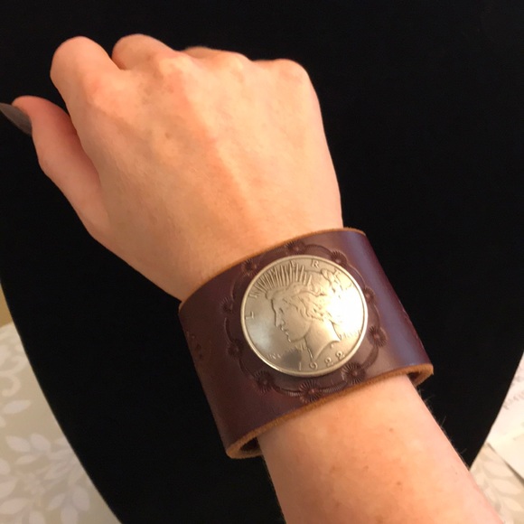 Jewelry - ✊Handmade leather cuff with reproduction coin